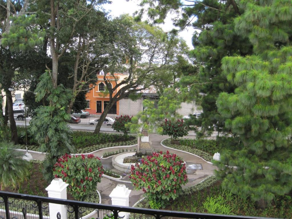 Hotel Cantabria Guatemala City Bagian luar foto